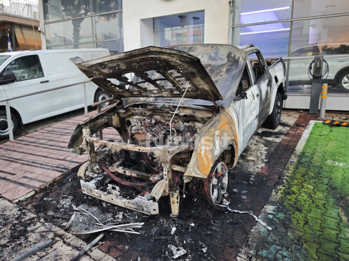Εμπρησμός σε έκθεση αυτκινήτων στη Νέα Φιλαδέλφεια