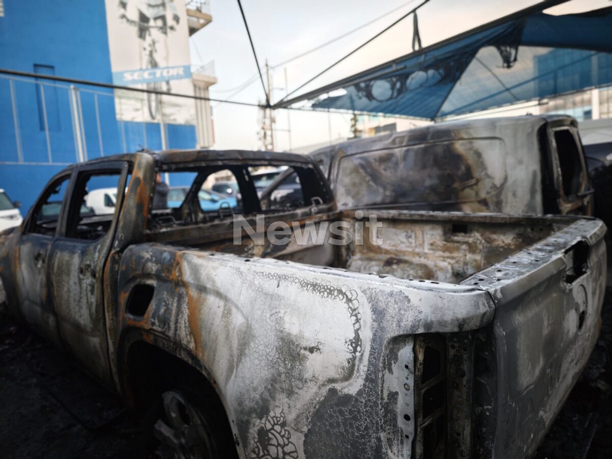 Εμπρησμός σε έκθεση αυτκινήτων στη Νέα Φιλαδέλφεια