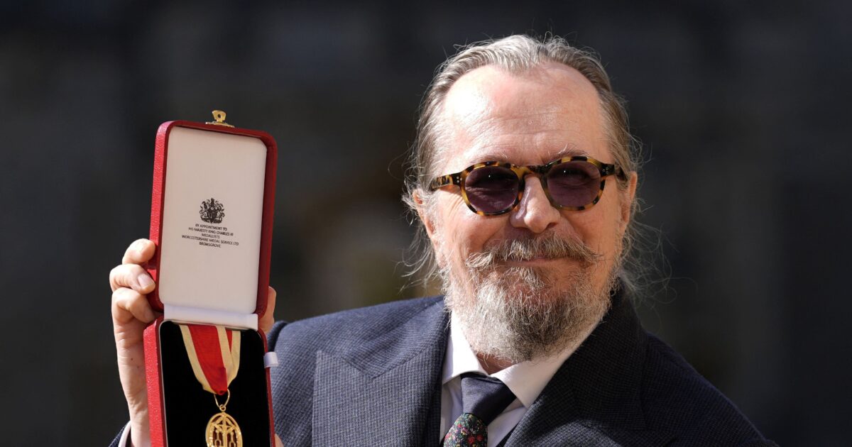 Prince William made a knight Gary Oldman – “I just want to throw you a good washing”