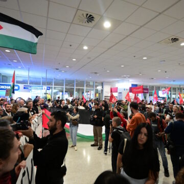 Επαναπατρισμός για τους 27 Έλληνες που συνελήφθησαν από το Ισραήλ στην προσπάθειά τους να φτάσουν στη Γάζα μαζί με τα υπόλοιπα μέλη του στολίσκου Global Sumud Flotilla, στο αεροδρόμιο «Ελευθέριος Βενιζέλος»