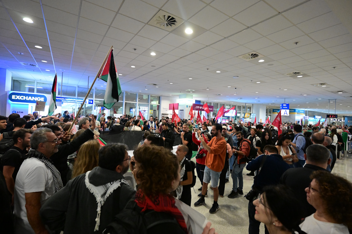 Επαναπατρισμός για τους 27 Έλληνες που συνελήφθησαν από το Ισραήλ στην προσπάθειά τους να φτάσουν στη Γάζα μαζί με τα υπόλοιπα μέλη του στολίσκου Global Sumud Flotilla, στο αεροδρόμιο «Ελευθέριος Βενιζέλος»