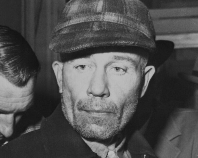 «Monster, The Ed Gein Story» στο Netflix: Ο αληθινός Έντ Γκιν και τα 7 ψέματα της σειράς