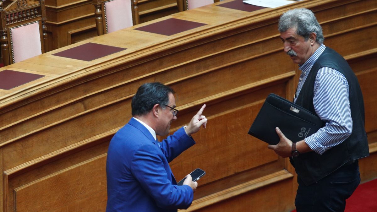 Ο Άδωνις Γεωργιάδης και ο Παύλος Πολάκης στη Βουλή