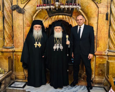 Ο Γιώργος Γεραπετρίτης στη χειροτονία του νέου Ηγουμένου της Ιεράς Μονής Αγίας Αικατερίνης του Όρους Σινά και Αρχιεπισκόπου Σινά, Φαράν και Ραϊθώ, κ. Συμεών