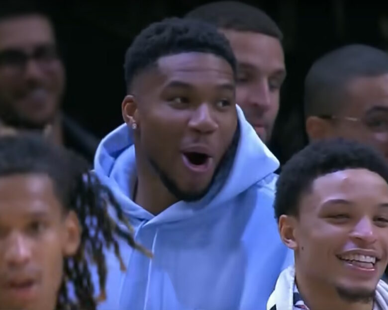 Γιάννης Αντετοκούνμπο: Το «Oh my god» του «Greek freak» για το απίθανο καλάθι του Θανάση, στη φιλική νίκη των Μπακς