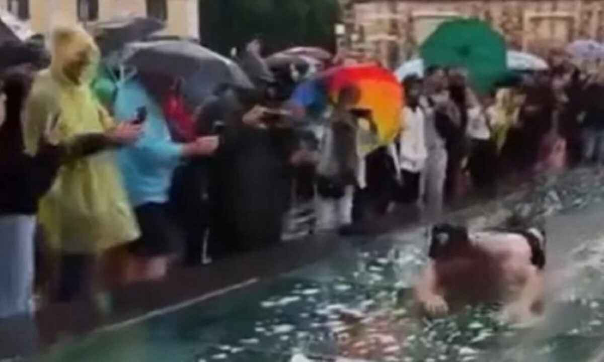 Δεν τους πτόησε η βροχή που έπεσε στην Αθήνα