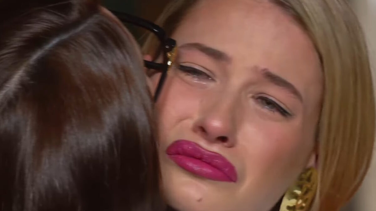 GNTM: Ξέσπασε σε κλάματα η Ελένη Ορκοπούλου μετά την κριτική της Ηλιάνας Παπαγεωργίου – «Μπορεί να αποχωρήσω»