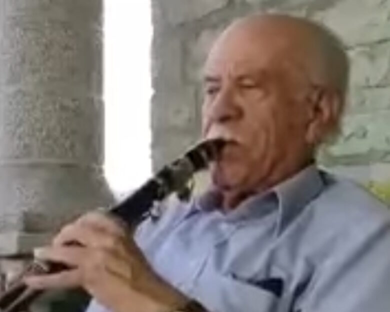 Πέθανε ο Γρηγόρης Καψάλης – Ήταν ο θρύλος του κλαρίνου και της παραδοσιακής μουσικής