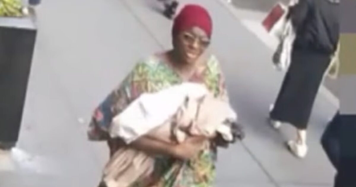 New York: Newborn with umbilical cord found abandoned in subway station – Watch video New York: Newborn with umbilical cord found abandoned in subway station – Watch video