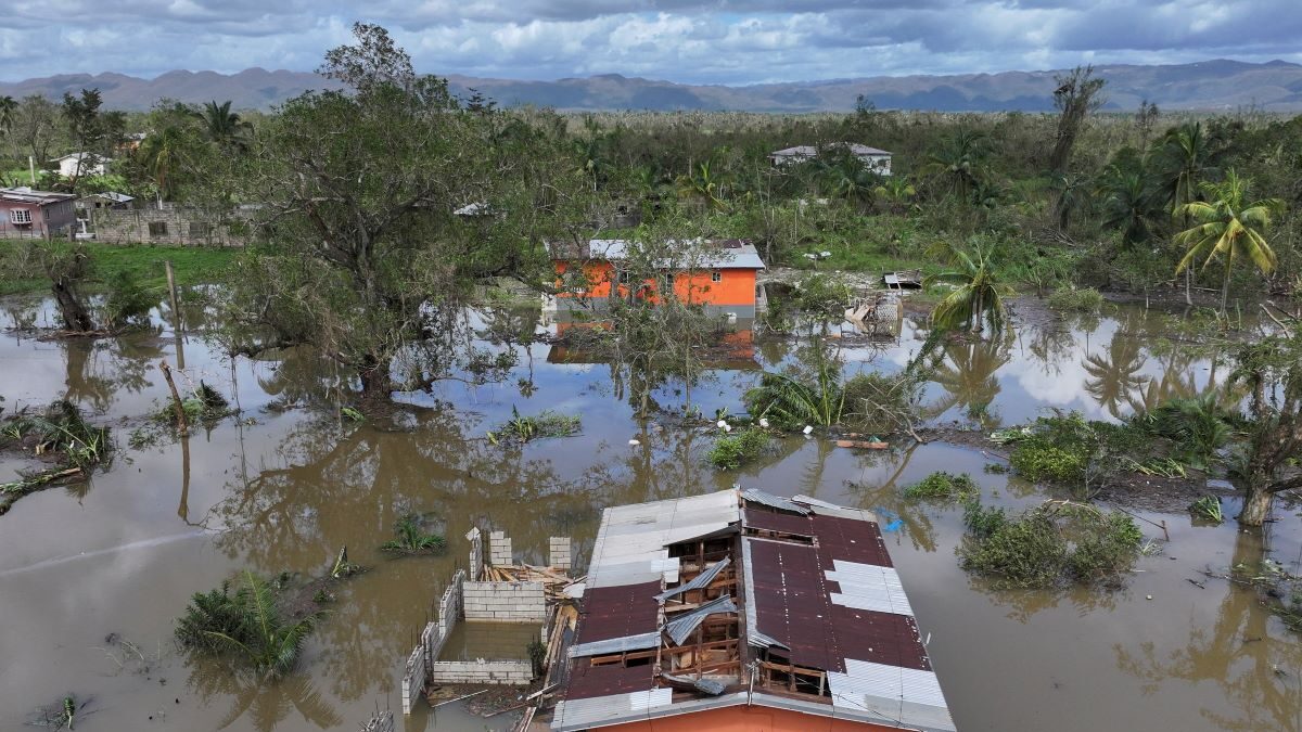 Πλημμύρες μετά το πέρασμα του τυφώνα Μελίσα στην Τζαμάικα