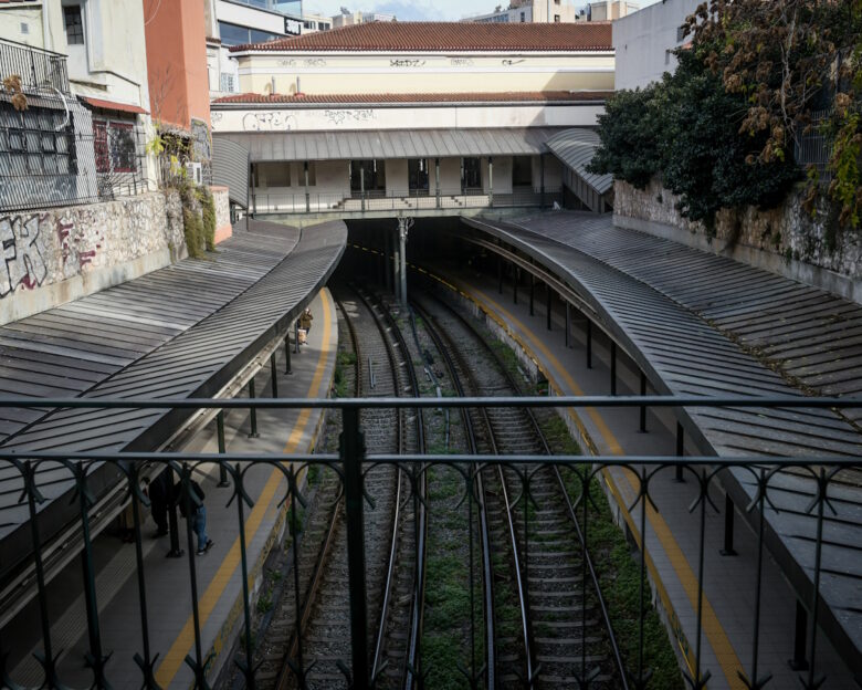 ΣΤΑΣΥ για σταθμό «Μοναστηράκι»: «Διαχρονικές οι φθορές, δεν συντρέχει άμεσος κίνδυνος»