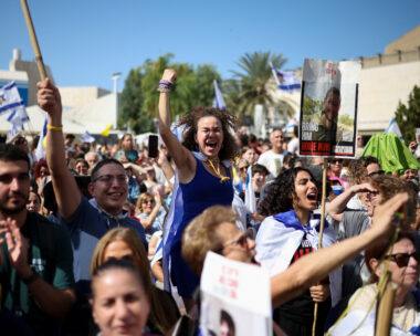 Διαδηλωτές στο Τελ Αβίβ για την απελευθέρωση των ομήρων