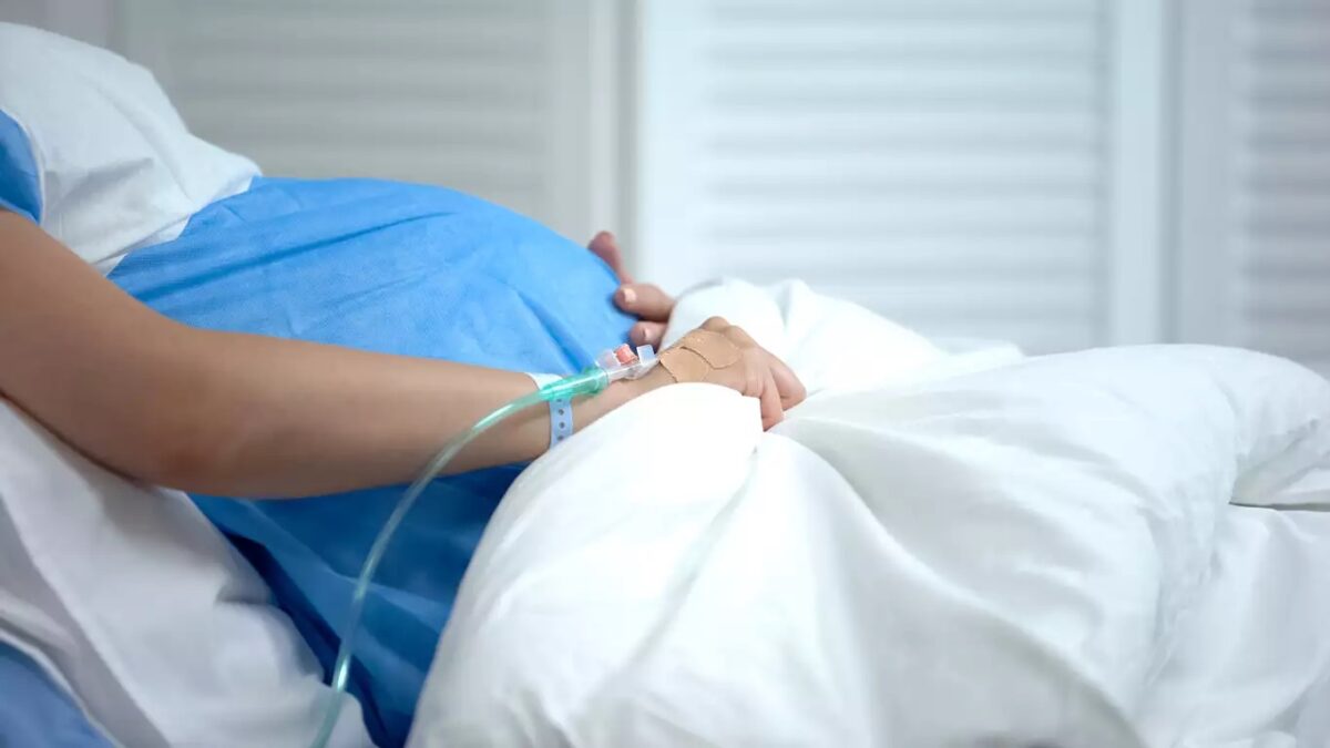 Σοκαριστικό συμβάν ενδοοικογενειακής βίας: Κάρφωσε την έγκυο γυναίκα του με πιρούνι – Κινδυνεύει να χάσει την όρασή της