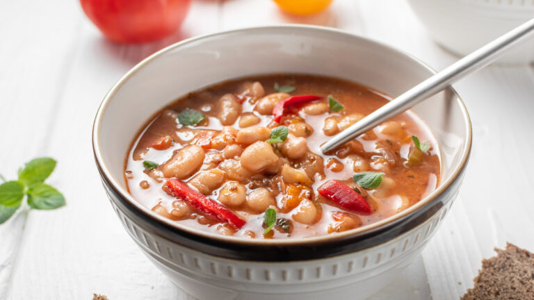 Σούπα με φασόλια χάντρες