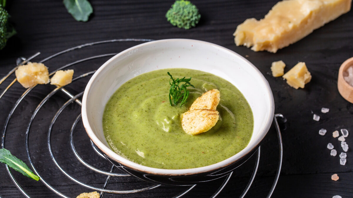 Συνταγή για σούπα βελουτέ με μπρόκολο και πατάτα
