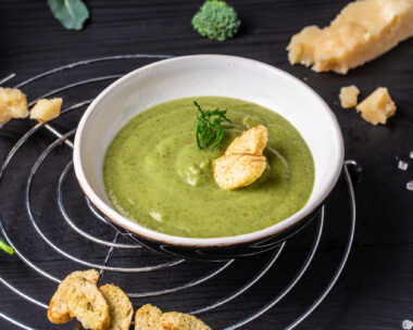 Συνταγή για σούπα βελουτέ με μπρόκολο και πατάτα