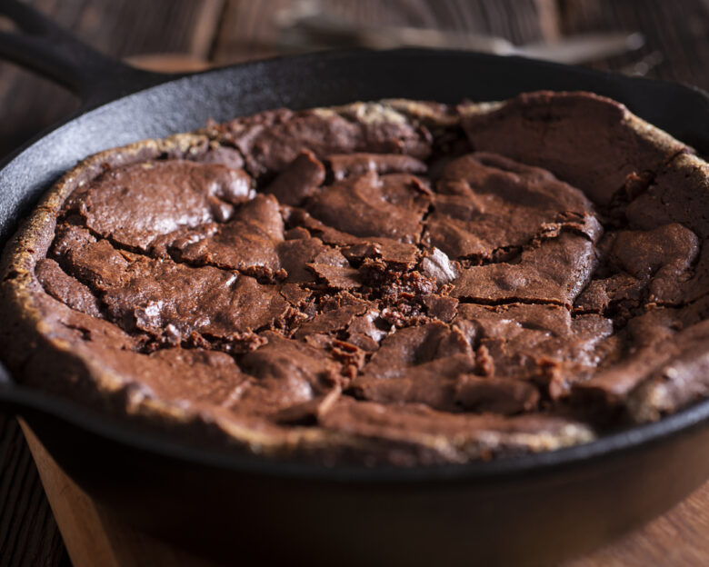 Συνταγή για το viral brownie με πραλίνα φουντουκιού