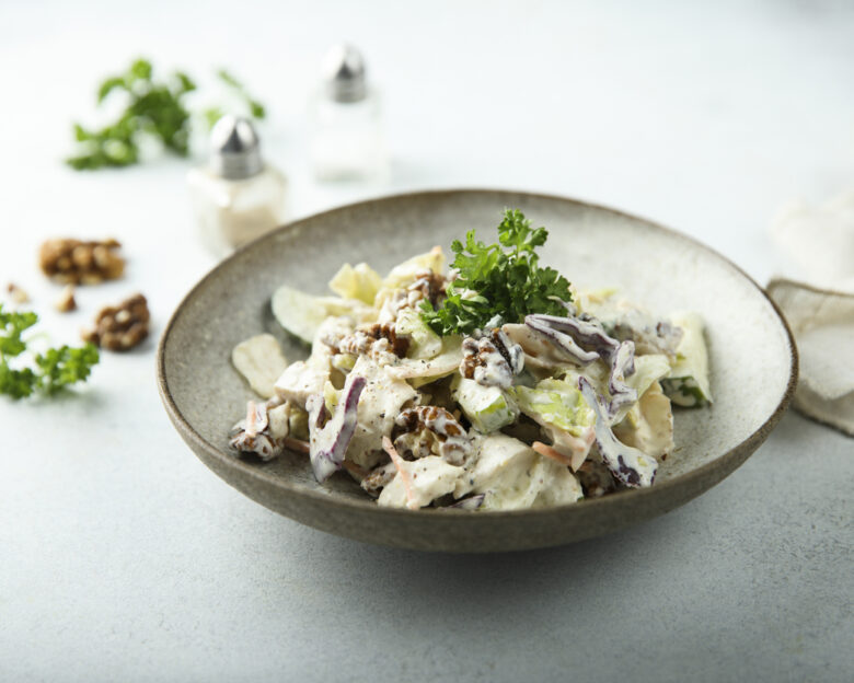 Συνταγή για σαλάτα με κοτόπουλο πράσινο μήλο και ροκφόρ