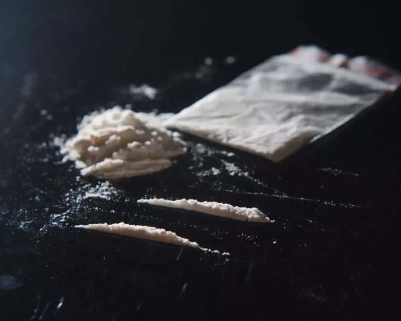 Πάτρα: 17χρονη έκανε χρήση κοκαΐνης, κατέρρευσε και κατέληξε στο νοσοκομείο – Συνελήφθη από τη Δίωξη