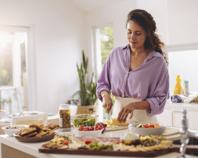 Σολομός με γλυκοπατάτες και γαλοπούλα με σάλτσα μάνγκο ξεχωρίζουν στο μενού της επόμενης εβδομάδας