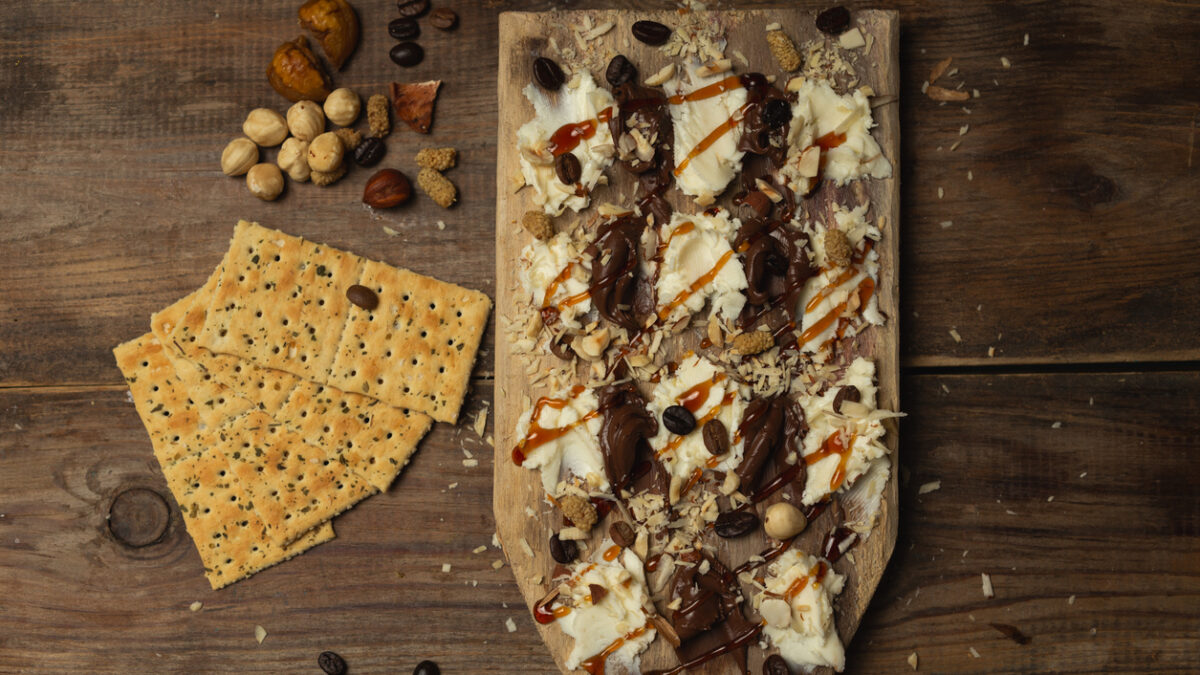 Γλυκό με κάστανα και μπισκότα