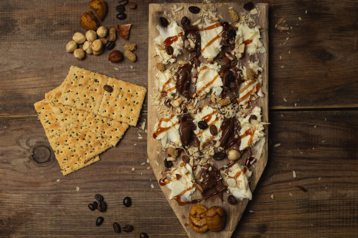 Γλυκό με κάστανα και μπισκότα