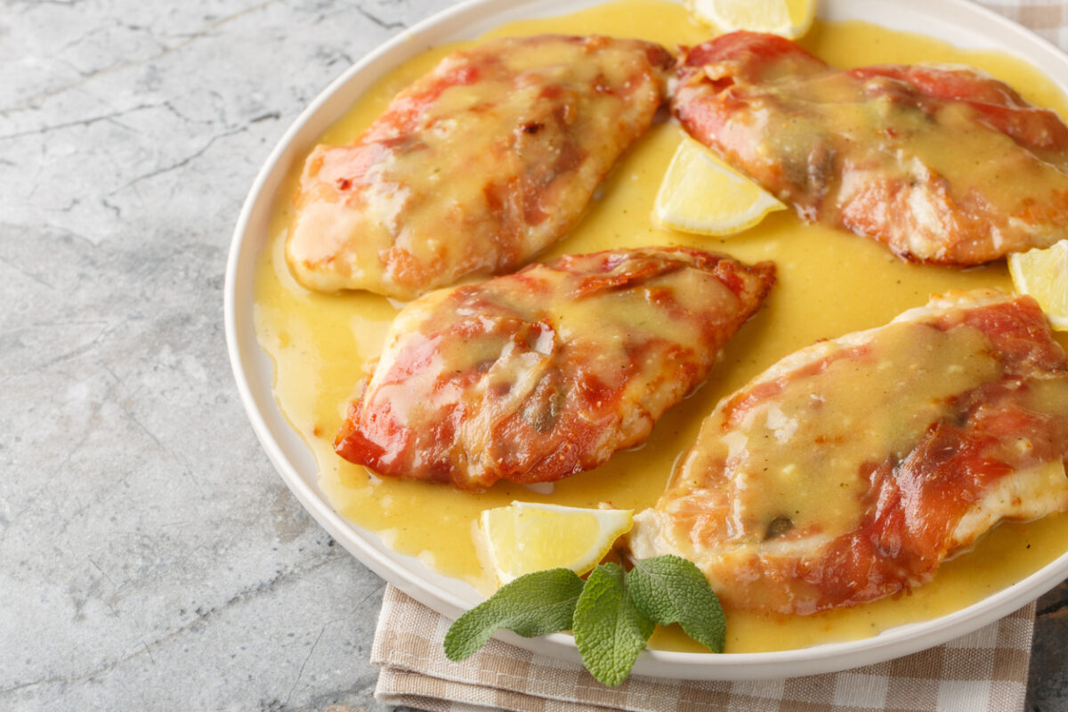 Συνταγή για φιλέτο κοτόπουλο σαλτιμπόκα