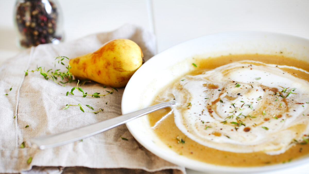 Σούπα με κοτόπουλο και αχλάδι