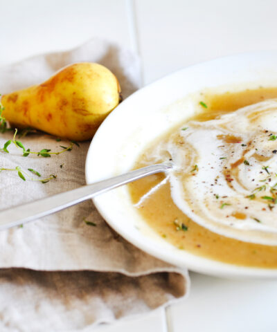 Σούπα με κοτόπουλο και αχλάδι