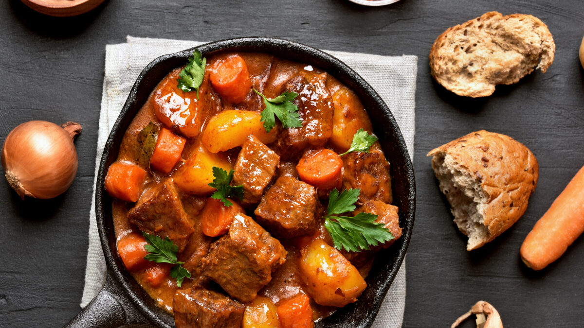 Χοιρινά μάγουλα σε σάλτσα