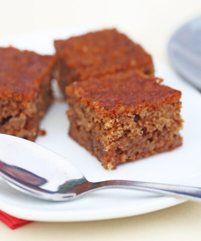 Σμυρναίικη καρυδόπιτα