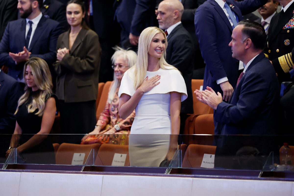 Το ευχαριστώ της Ιβάνκα Τραμπ μετά το παρατεταμένο χειροκρότημα