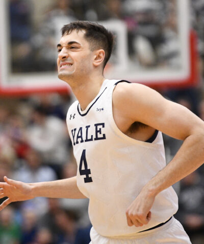 Ο Τζον Πουλακίδας