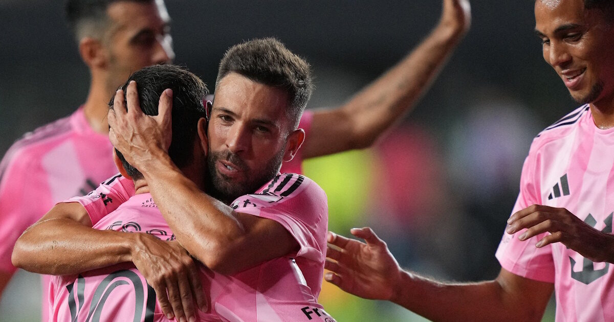 Jordi Alba announced his retirement from active action