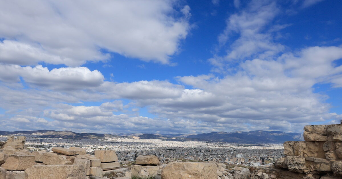 Weather today: Spring weather with sun and few clouds – Local rains in the east of the country