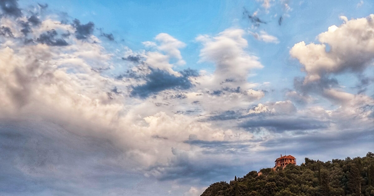 Weather today: Touring 26 degrees Temperature – Clouds and Local Rain in some areas of the country