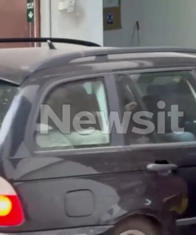 Η στιγμή που οι δύο 22χρονοι φτάνουν στο δικαστικό μέγαρο Καλαμάτας