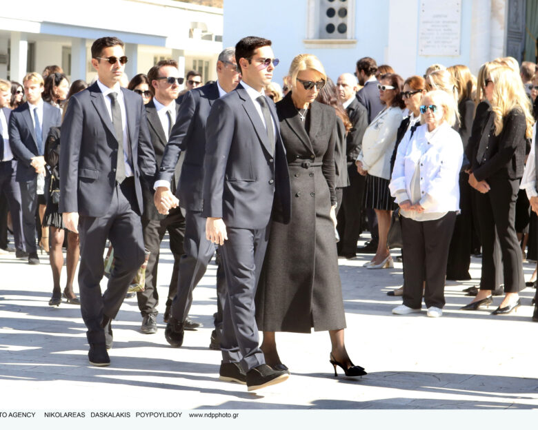 Μαρίσα Λαιμού: Συγκινητικές στιγμές στην ταφή της 30χρονης στο Α’ Νεκροταφείο