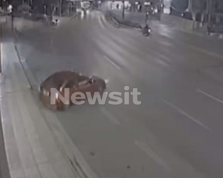 Λεωφόρος Κηφισίας: Βίντεο ντοκουμέντο με την τρελή πορεία του αυτοκινήτου που καρφώθηκε σε τζαμαρία των ΕΛΤΑ