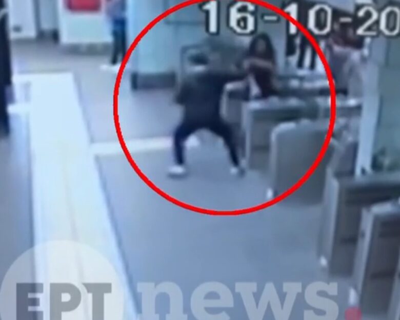 Η στιγμή που κλέφτης αρπάζει χρυσές αλυσίδες από τον λαιμό τουρίστριας: Είχε συλληφθεί ξανά για κλοπή αλλά αφέθηκε ελεύθερος