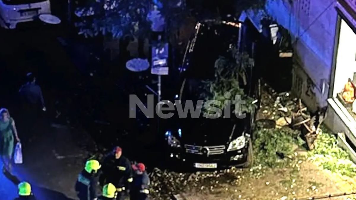 To τζιπ που έπεσε πάνω σε εστιατόριο στο Κολωνάκι