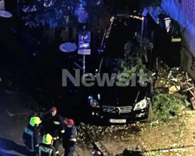 To τζιπ που έπεσε πάνω σε εστιατόριο στο Κολωνάκι