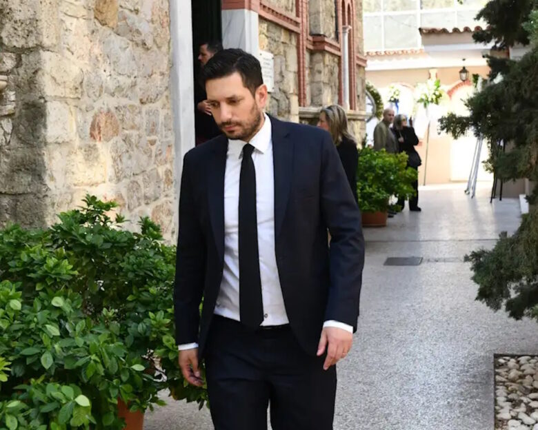 Κωνσταντίνος Κυρανάκης: Θρήνος στην κηδεία της μητέρας του – Οι πολιτικοί που έδωσαν το «παρών» και το στεφάνι του Κυριάκου Μητσοτάκη