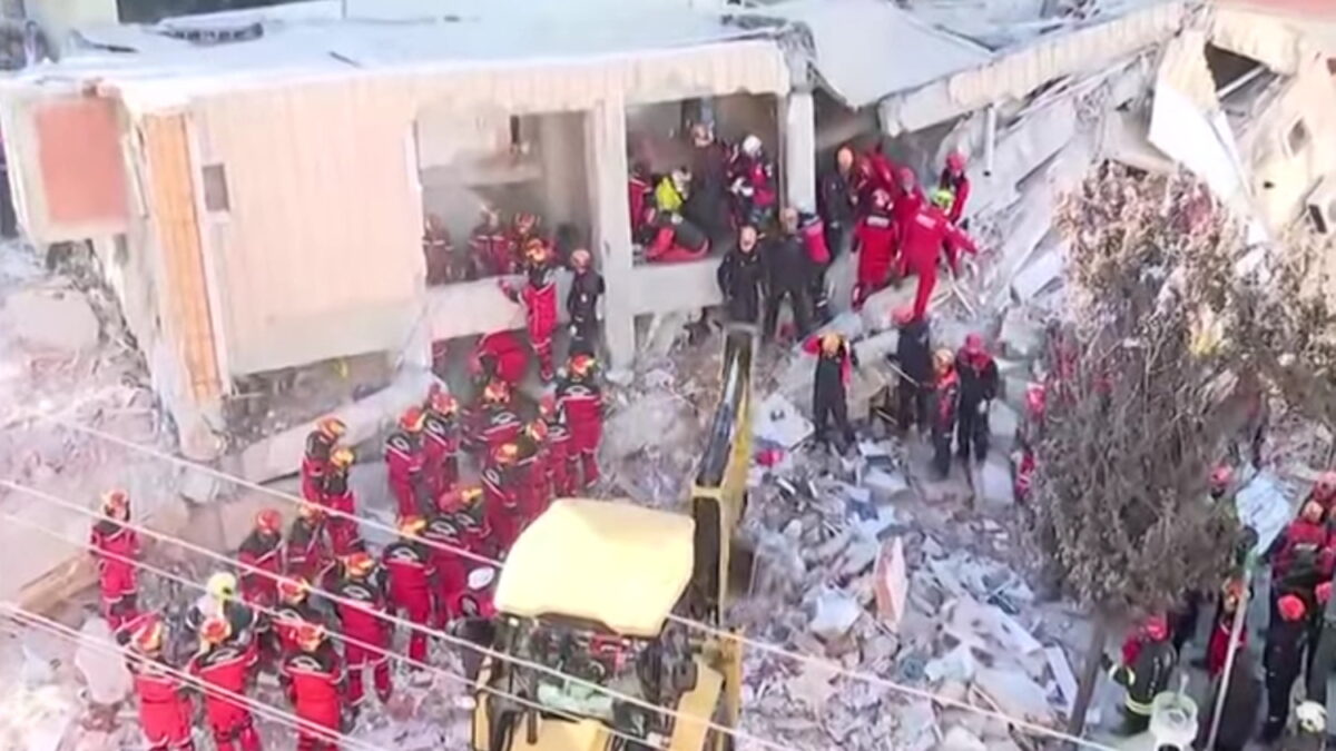 Κατάρρευση κτιρίου στην Τουρκία
