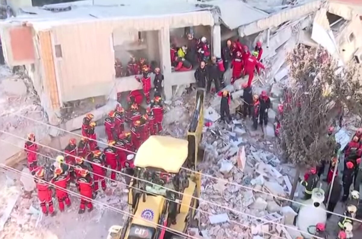 Κατάρρευση κτιρίου στην Τουρκία