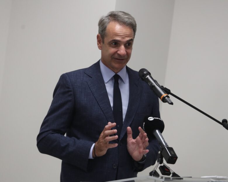 Ο Κυριάκος Μητσοτάκης στα εγκαίνια του Πρωτοδικείου Περιστερίου: Η έμμεση απάντησή στον Κώστα Καραμανλή