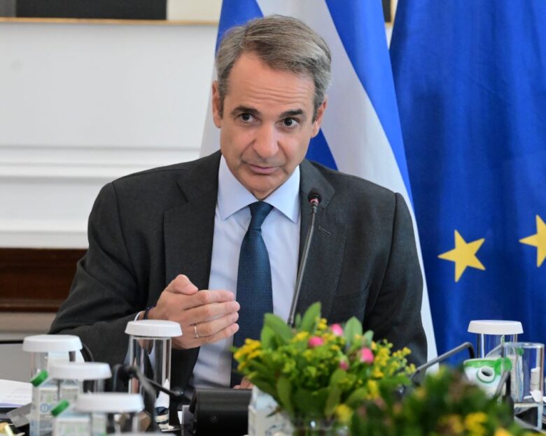 Κυριάκος Μητσοτάκης: Το μήνυμα του πρωθυπουργού, η αλλαγή στρατηγικής για τον ΟΠΕΚΕΠΕ και οι αγρότες που «ζεσταίνουν» τα τρακτέρ