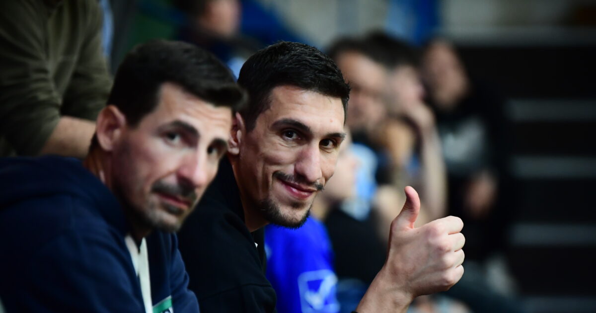 Giannoulis Larentzakis gave the present in Aigaleo’s match for the Elite League