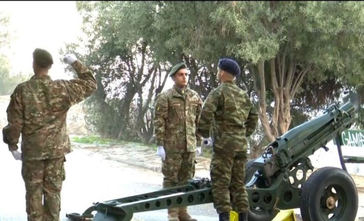 «Έπεσαν» 21 κανονιοβολισμοί από τον Λυκαβηττό για τον εορτασμό της 28ης Οκτωβρίου