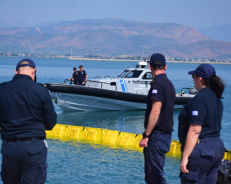 Χανιά: 36χρονος χτύπησε άγρια ηλικιωμένο οδηγό σε γκαράζ πλοίου – Απομακρύνθηκε ο λιμενάρχης, ΕΔΕ για το περιστατικό